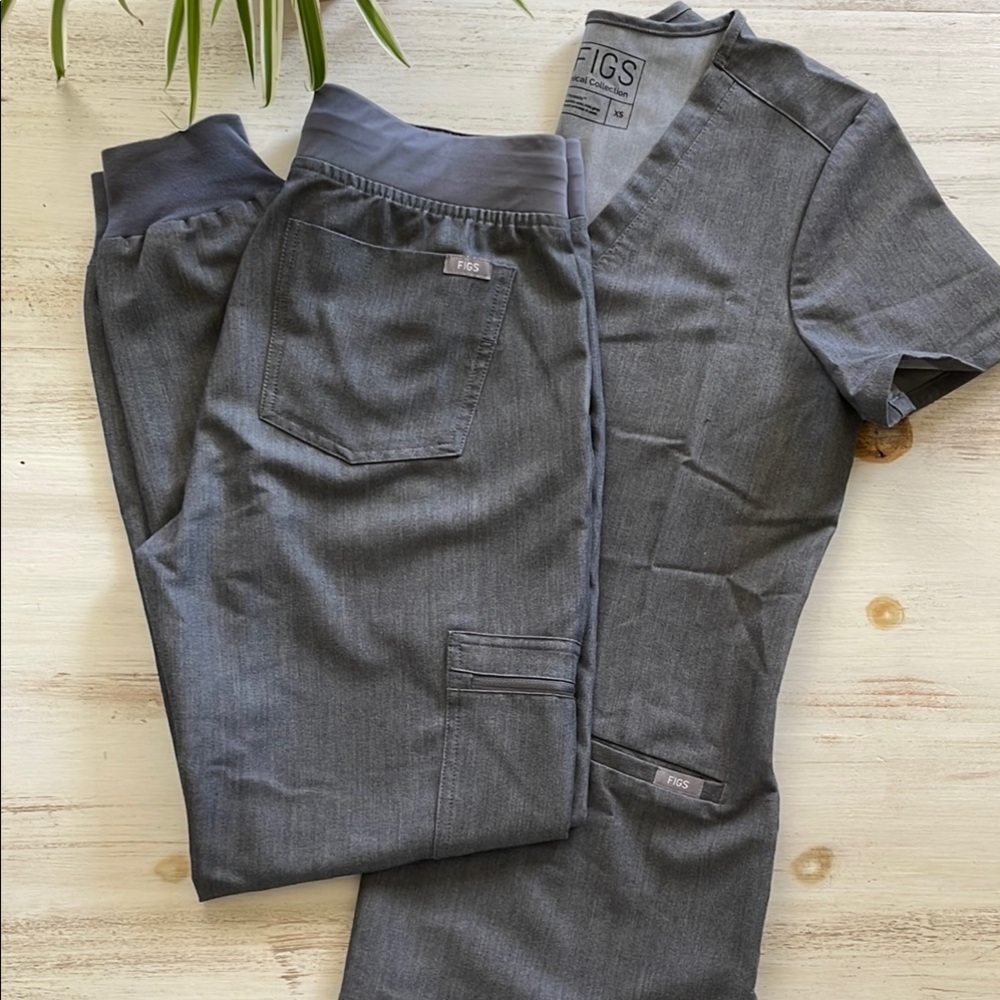 Figs Gray High Waisted Fitted Scrubs in Jogger Style